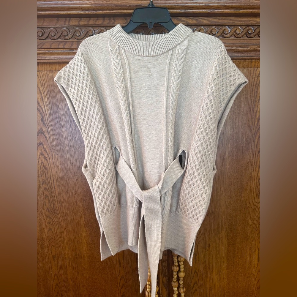 Anna & Ava- Beautiful Pullover Vest with Open Sides and front tie Size OS